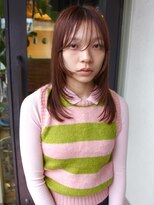 オーオ シカシカ(OOO YY)&nbsp;シースルーバングと顔周りレイヤーがポイントのミディアムウルフ