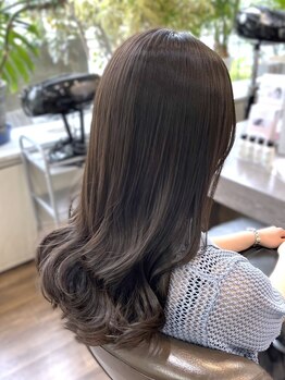 フルール(fleur)の写真/自然な縮毛矯正に柔らかなカールをプラスした『ストカール』。髪に優しい薬剤とケア剤で美髪に◎[千葉]