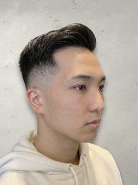 ワンワンオー バーバーショップ 長浜店(@110 BARBER SHOP) アップバングフェード