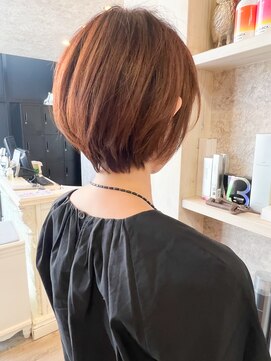 キャアリー(Caary) 福山市美容院Caary丸みショートヘア艶オレンジカラー