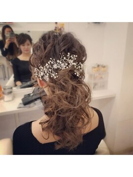 セットサロン フルール(Fleur) 華やかローポニー