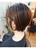小顔効果抜群の丸みとクビレのショートボブ【花園、円町】
