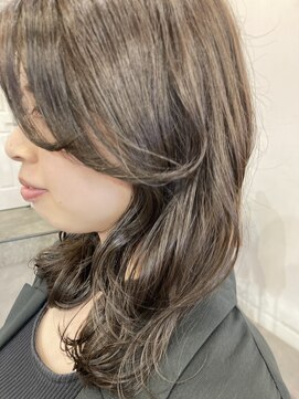 レイリー(LAiLy) 色気　波巻き　暗髪　ミディアムボブ