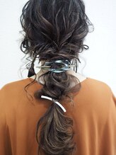 以彩 ヘアアレンジ