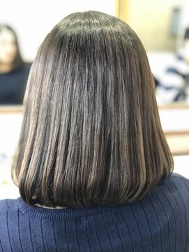 ミント(Mint) カーキーアッシュ&根元縮毛