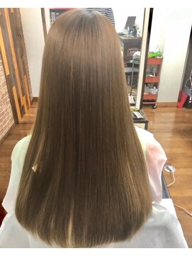 クラス(Class) ダメージヘア(カラー毛）の縮毛矯正