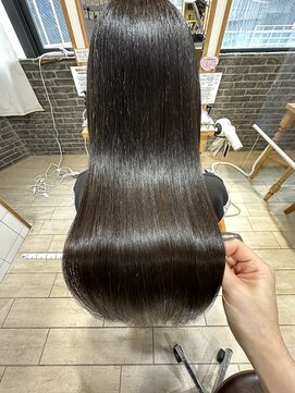 プラグ バイ ネオリーブ(plug by neolive) 大人ガーリー/チョコレート×髪質改善 [髪質改善/縮毛矯正]韓国K