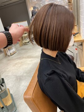 ロット 横浜(lot) ぱつっとボブ/ショートボブ/髪質改善[横浜駅]