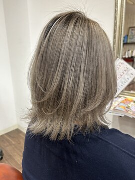 ヘアメイク アンフィ(amphi) くびれウルフ★