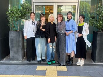 ギャラリアサンク(GALLERIA CINQ)の写真/[千里中央]知識&経験豊富だから,幅広い年代の女性の髪やお悩みもお任せ！同じ女性目線で魅力を引き出します