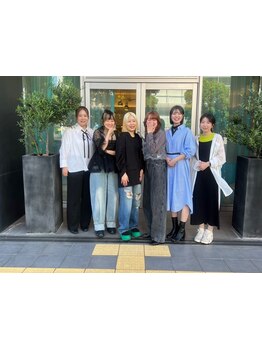 [千里中央]知識&経験豊富だから,幅広い年代の女性の髪やお悩みもお任せ！同じ女性目線で魅力を引き出します