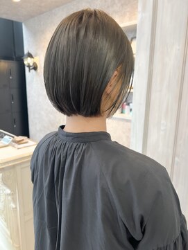 キャアリー(Caary) 福山市美容室Caary20代30代ミニボブ・ブリーチインナーカラー