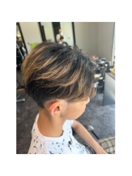 エーメイド(A made) 前下がり×短めセンターパート