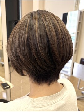 レッド(ReD) ショートボブ　白髪ぼかし　縮毛矯正