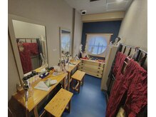 しをりやの雰囲気（サウナの後は、各種美容機器や化粧品などをお試しいただけます。）