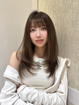 ジーナ 渋谷本店(Zina) 春らしい明るめベージュ×レイヤーカット