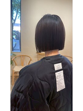 シフト(SHEEFT) 20代30代40代大人かわいい前下がり艶ボブ透明感アッシュカラー