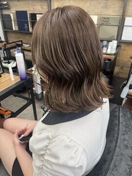 クロムス(clomus) やわらかい質感が引き立つナチュラルカラー