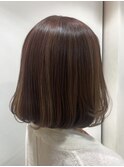 ハイライトピンクベージュ結べるボブロブ白髪ぼかし前下がりボブ