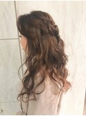 編み込みを少し入れた”大人可愛いダウンスタイル”♪