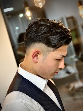 サリュー(SALUT) 7:3かきあげフェード