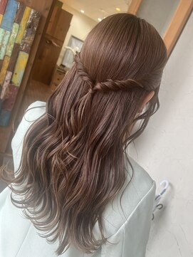 チャルム (Charom) ねじねじゆるハーフアップヘア