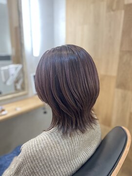 ハサミバイアトリエナガノ 千葉(8sami by atelier nagano) ショートボブ/センターパート/ツヤ髪/グラデーション/イヤリング