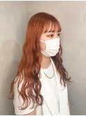 派手すぎないオレンジカラー