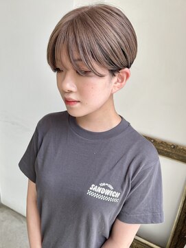 アスティブランシュ(Asti blanche) 刈り上げショート × アンブレラカラー/ミルクティーベージュ