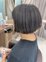 アッシュ 下北沢店(Ash) バッサリカット!グレーカラーのパツッとボブ