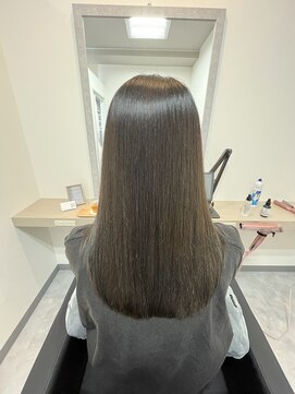 スリーク バイ ロイ 宇治店(sleek by roy) ダークオリーブベージュで透明感!!