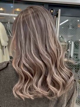 r17 バレイヤージュハイライト白髪白髪ぼかし40代ケアブリーチ