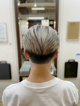 レボルトヘアー(R EVOLUT hair) MEN’S HAIR/波巻きツイストスパイラル/リバースセンターパート