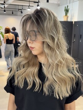 メリー オオサカ(Merly Osaka) 心斎橋/バレイヤージュ/レイヤーカット/海外レイヤー