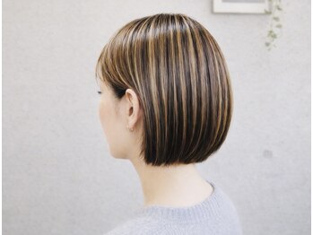 スプーノ 神楽坂(Spoonno)の写真/白髪ぼかしやハイライトで白髪を綺麗な大人髪に。大人女性に似合う上品なカラーをご提案。