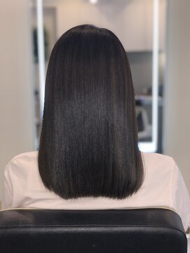 アールサロン アオヤマ(Rr SALON AOYAMA) プラチナミネコラ