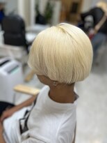 カリーナ(CARINA)&nbsp;ホワイトカラー/ホワイトブロンド