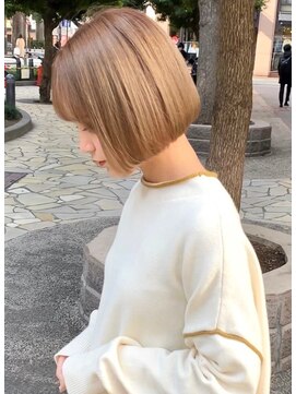 アイユー(ii+U) ミニボブ　スッキリショート　ペールベージュ