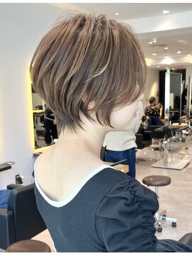 アンド ストーリーズ(&STORIES) 前下がりショート/前髪/絶壁解消/小顔効果/30代/40代【橋本】