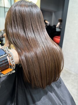 メゾンドムニ 恵比寿(Maison de MUNi) セミディレイヤーカットシアーカラーオリーブベージュ20代30代