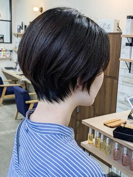 メッケ(MeKKe) 黒髪ショート30代/40代/50代