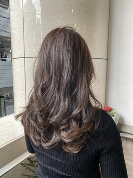 カシー(Casii) 【20代・30代オススメ】レイヤーカット・ミルクティーグレージュ