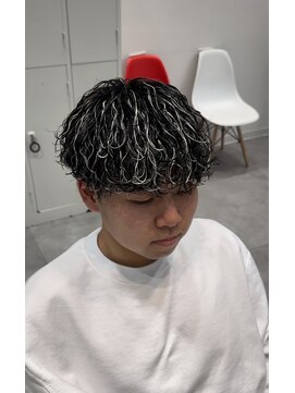 オーシャントーキョーセンダイ(OCEAN TOKYO SENDAI) ハイライト波巻きツイストスパイラルツーブロックメンズパーマ