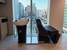 ビーツ(beats)の雰囲気(シャンプーブースは開放的でゆったりとくつろげる空間です♪)
