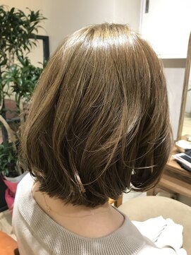 アダット(Adatto) 【Adatto北千住】カーキブラウン、空気感ボブ☆
