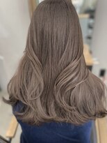 アイヴィー(IVY)&nbsp;小顔に見せる韓国レイヤーカット 流れる顔まわりカット