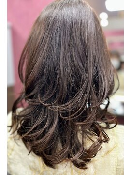 アズ グロウ ヘアー(As GROW HAIR) レイヤーミディ×肌映えカラー