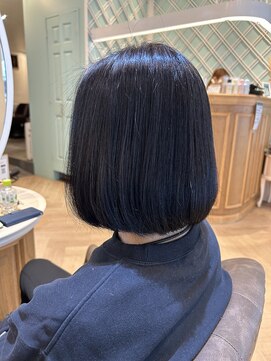 アンフィ 矢向(Anphi) 4-25 前下がりボブ