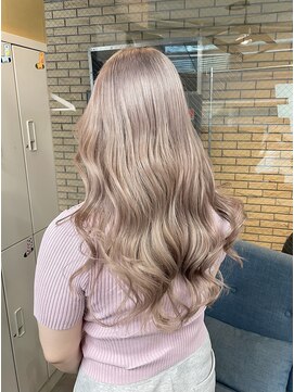 ハイトーングレージュ