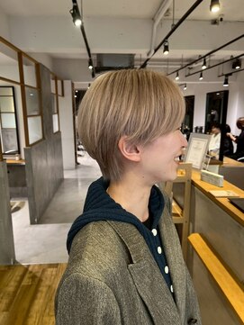 アカラ(acala) ブロンドショート【20代30代40代/イルミナカラー/髪質改善】